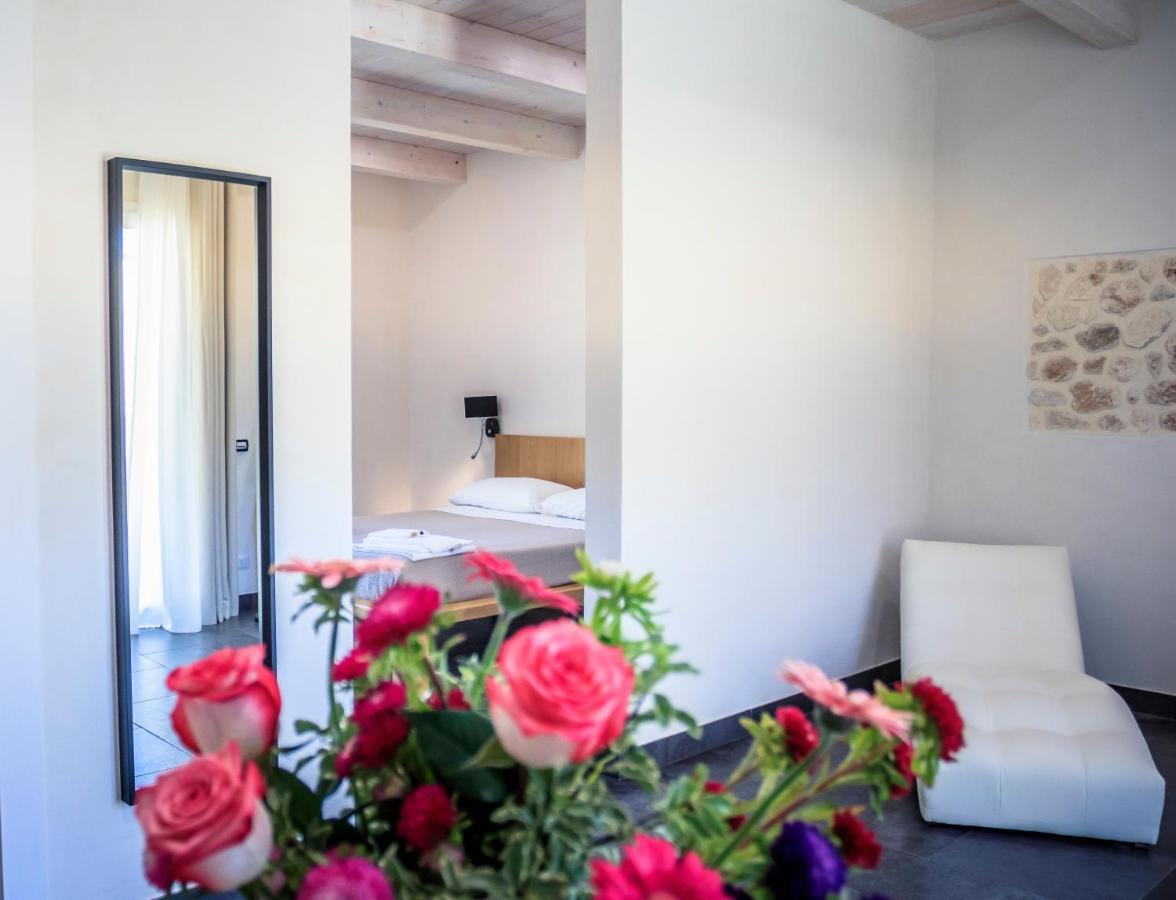 La Mela Di Venere Villa Палацоло Акрейде Екстериор снимка