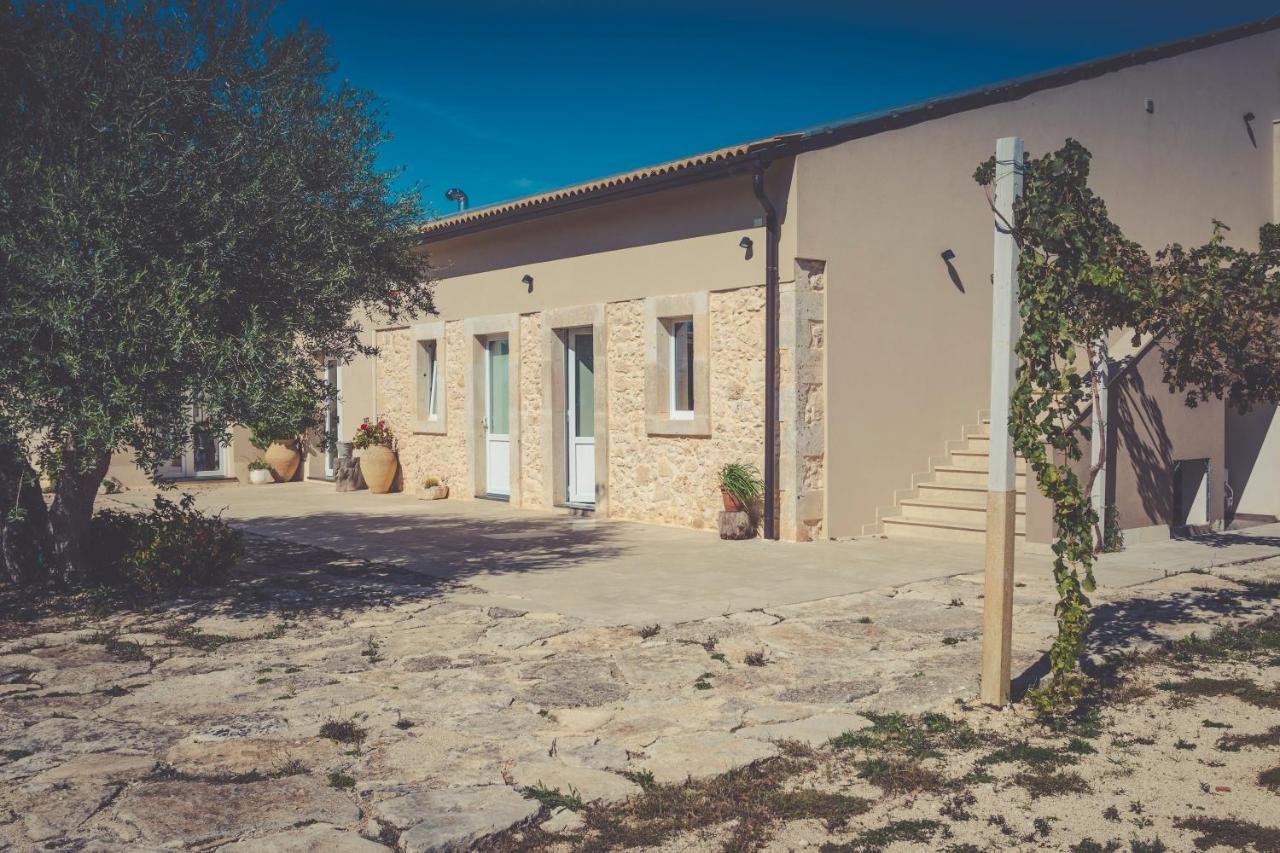 La Mela Di Venere Villa Палацоло Акрейде Екстериор снимка